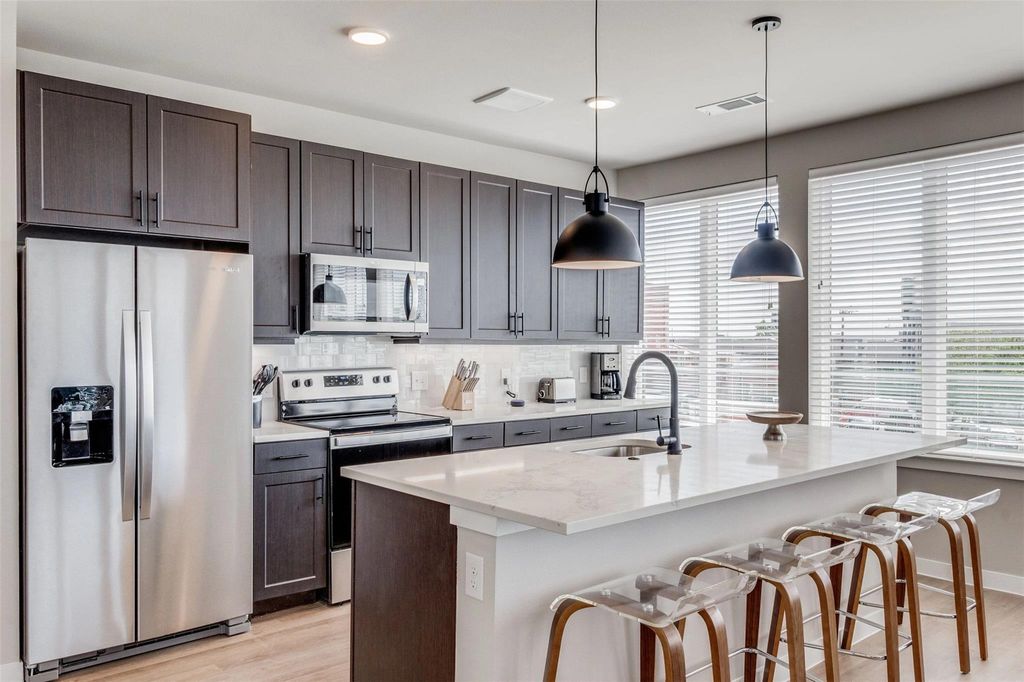 Photo of 3900 Commerce Street #324, Dallas, TX 75226 (MLS # 2262239)