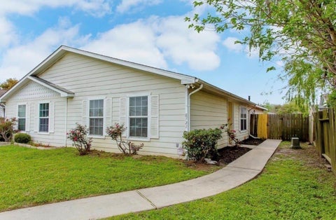 Multifamily For Rent - 8722 Cherie Grove Circle<br/> Houston, TX 77088