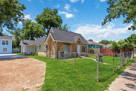 Photo of 626 Henke Street #A, Houston, TX 77020 (MLS # 16027882)