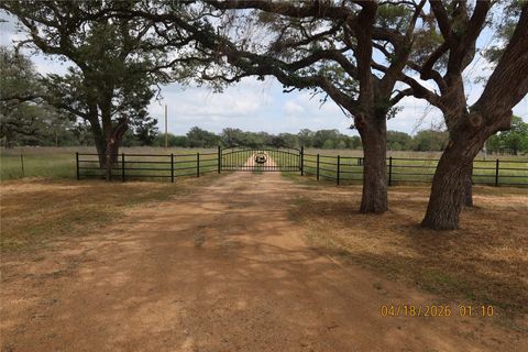 1052 Rail Head Road Columbus TX 78934