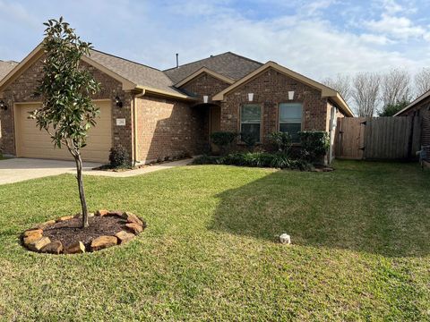 Photo of 211 Hawks View Drive, La Marque, TX 77568 (MLS # 19169413)