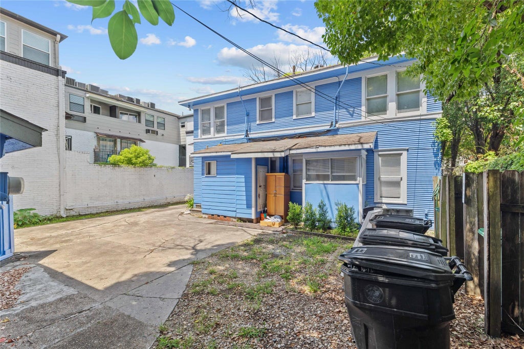 Photo of 2511 Whitney ST #A, Houston, TX 77006 (MLS # 20509338)