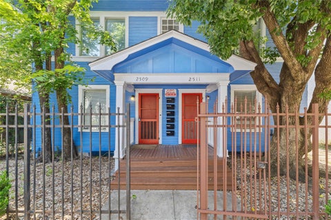 Photo of 2511 Whitney ST #A, Houston, TX 77006 (MLS # 20509338)
