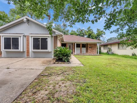 Photo of 5115 Toho Drive, Houston, TX 77032 (MLS # 24973290)