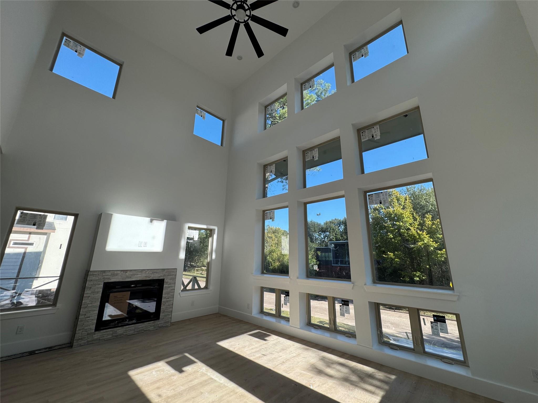 13523 Lakecrest Drive