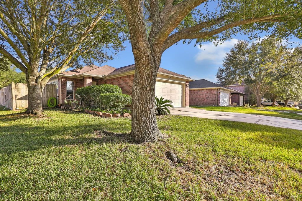 Photo of 24318 Hard Wood Drive, Huffman, TX 77336 (MLS # 35118430)