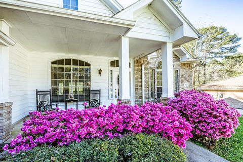 Photo of 312 Broadmoor Drive, Huntsville, TX 77340 (MLS # 67841378)