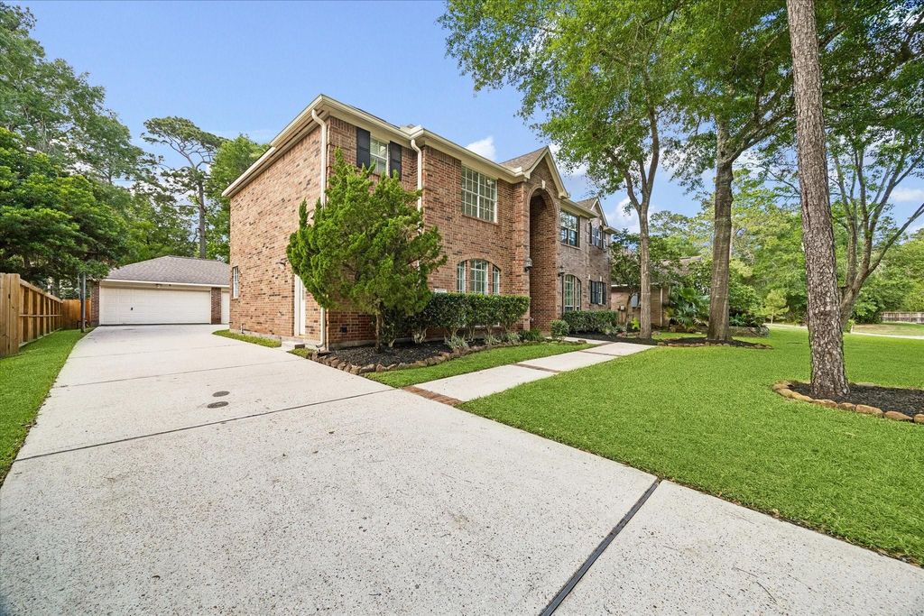 Photo of 2214 Deer Cove Trail, Kingwood, TX 77339 (MLS # 89860631)