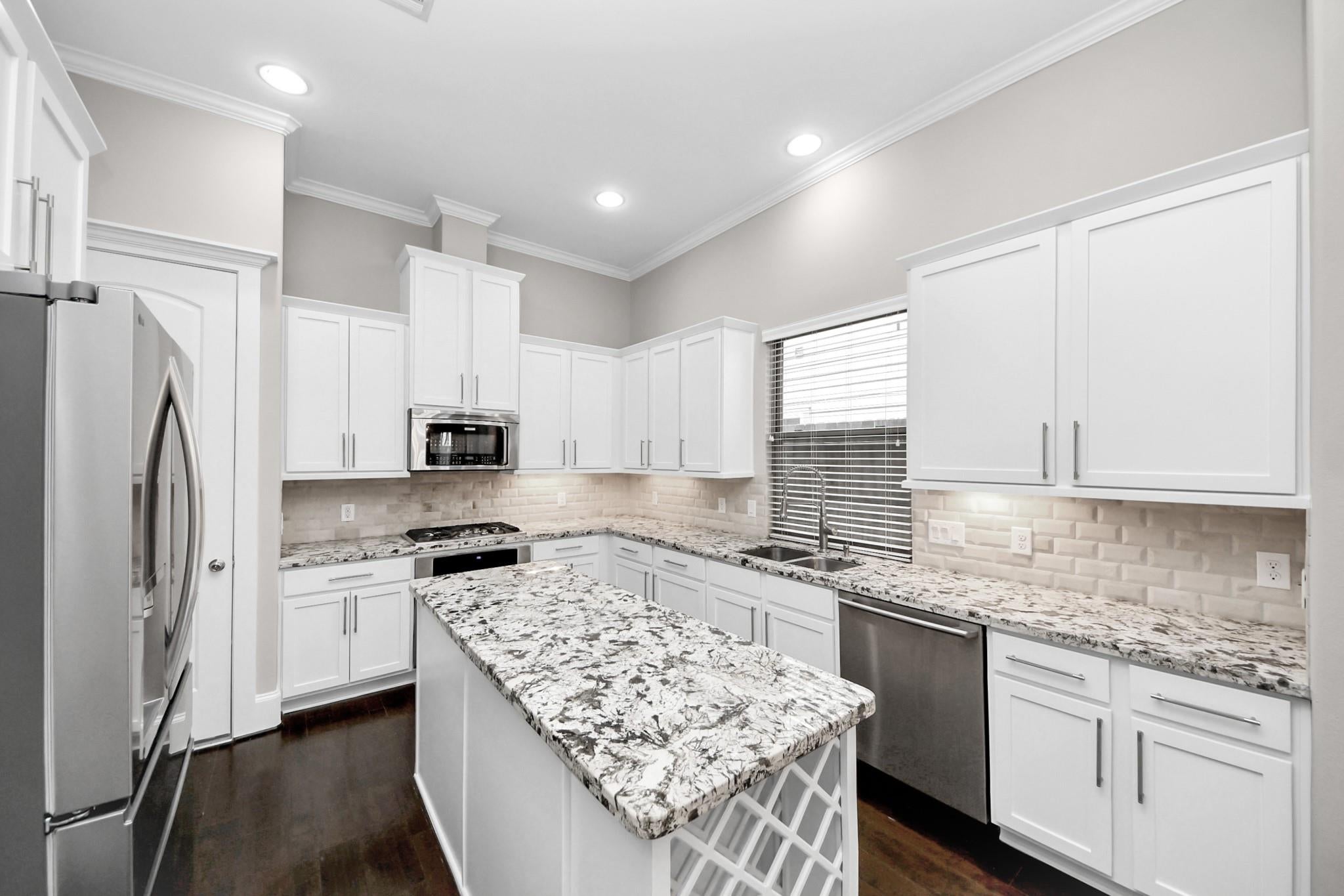 239 W 27th Street
