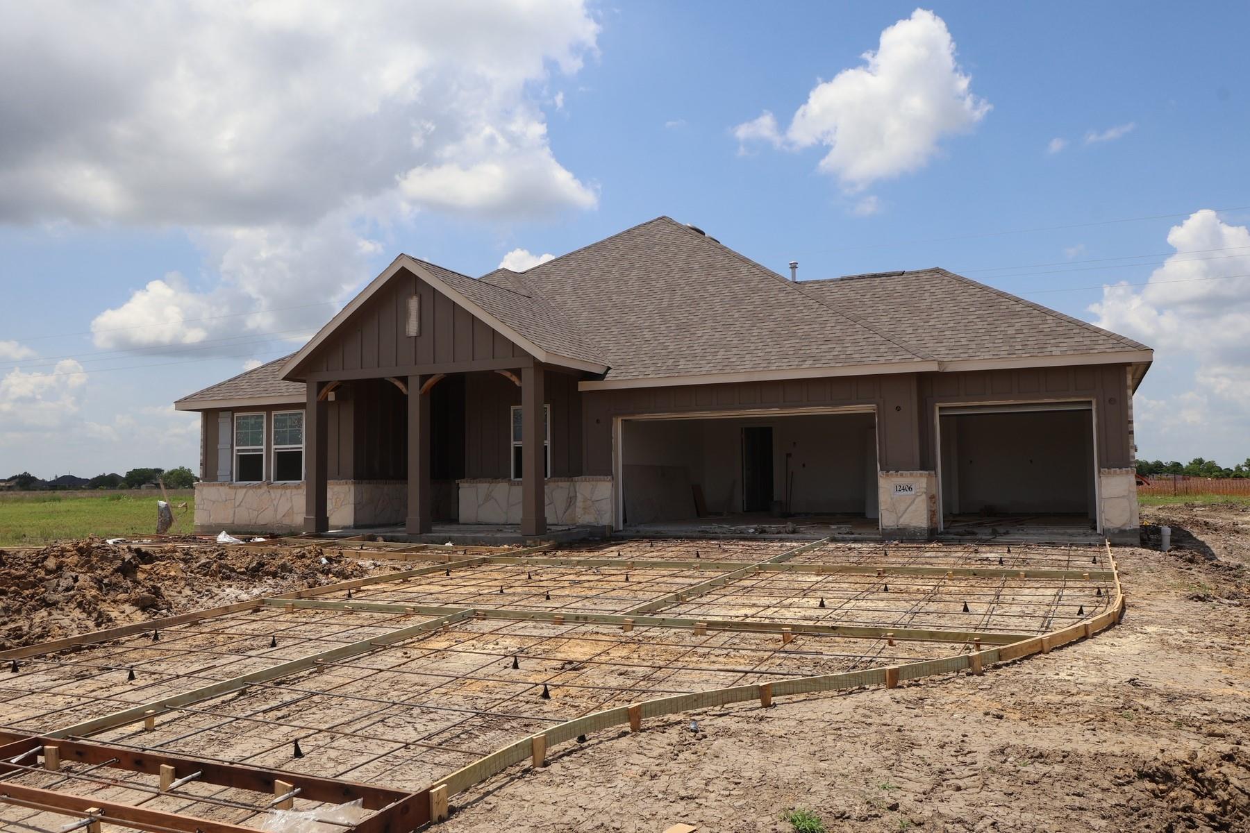 12406 Old Fashion Circle