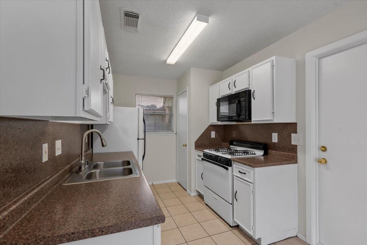 4318 Daisy Meadow Drive
