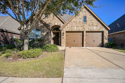 Photo of 13809 Crystal Harbor Lane, Pearland, TX 77584 (MLS # 97252883)