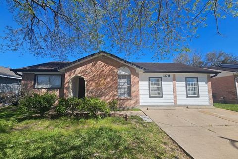 Photo of 12711 Greenshire Drive, Houston, TX 77048 (MLS # 16853703)