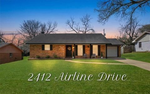 Homes For Sale - 2412 Airline Drive<br/> Brenham, TX 77833