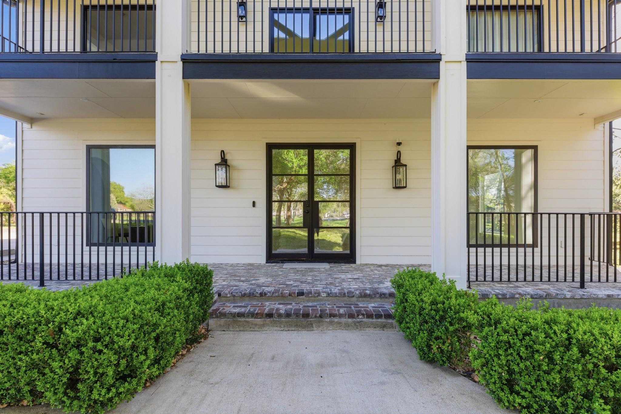 1905 Dowling Drive