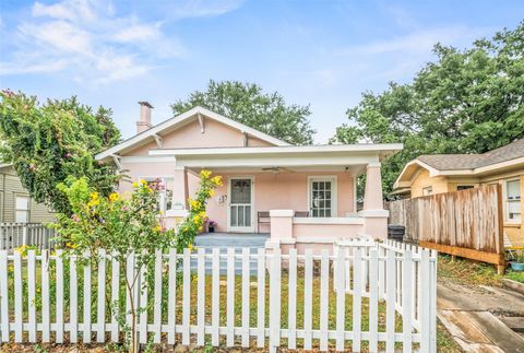 Photo of 1710 White Oak Drive, Houston, TX 77009 (MLS # 57838428)