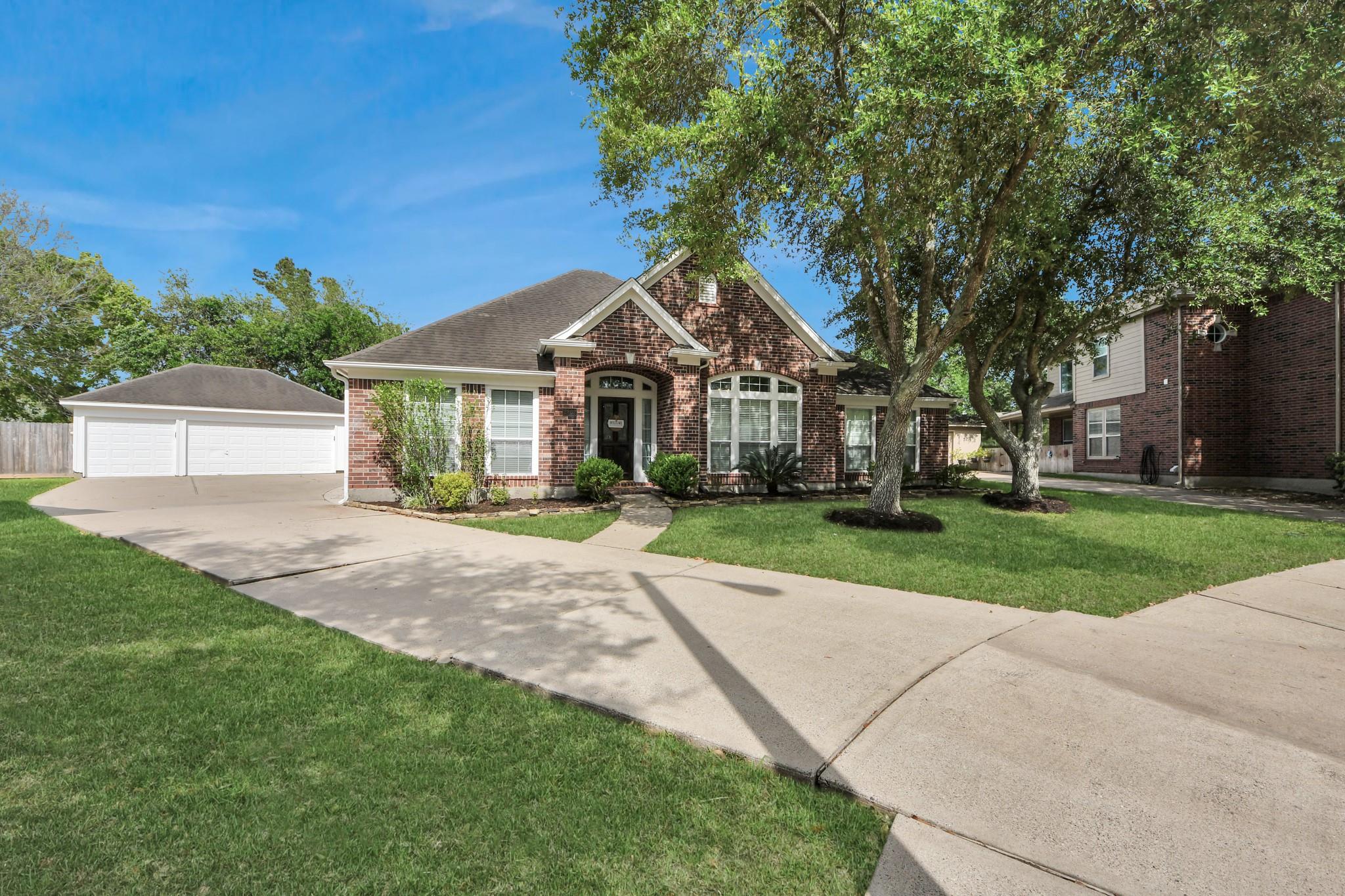 2802 Creek Bend Drive
