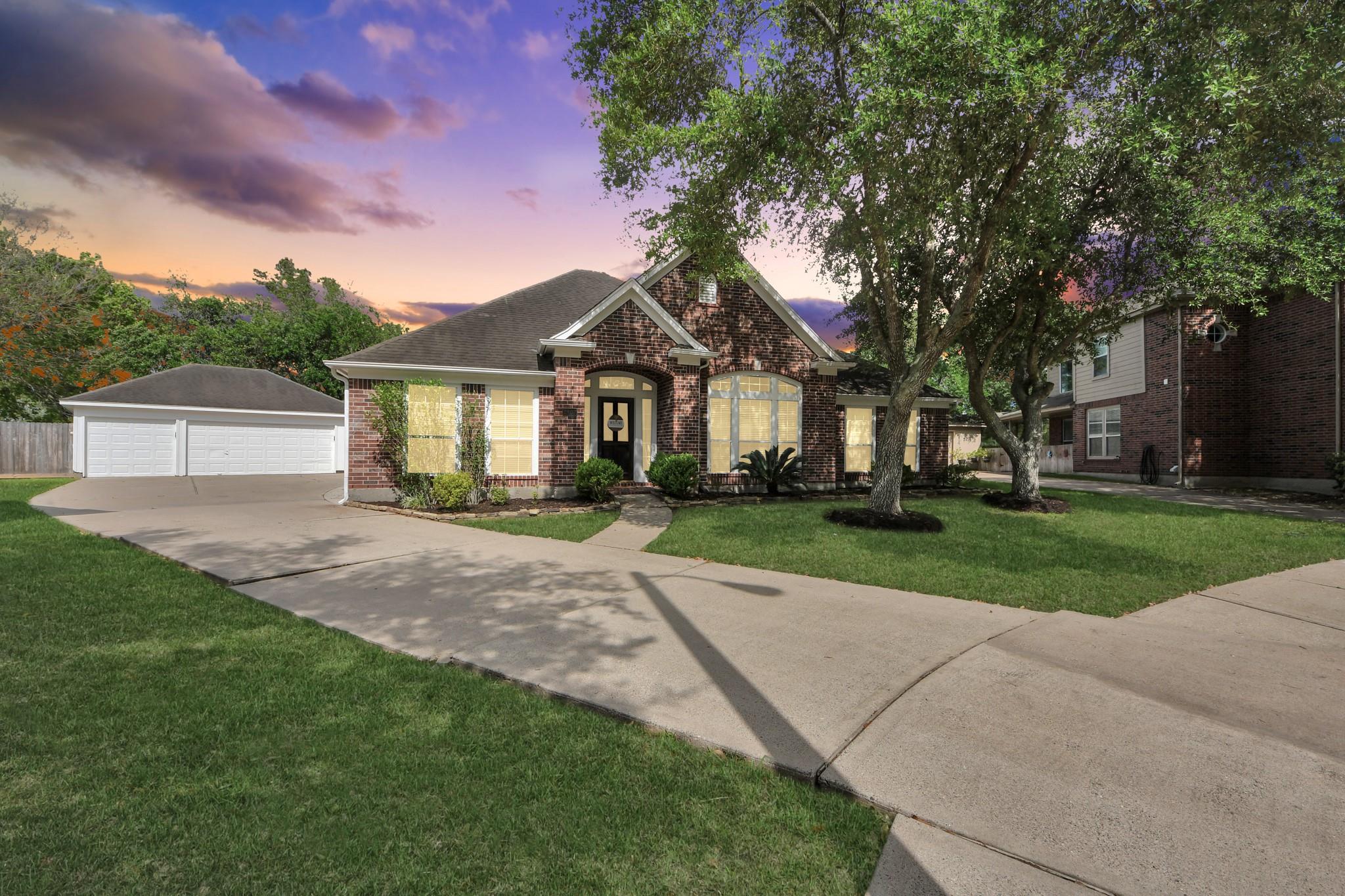 2802 Creek Bend Drive