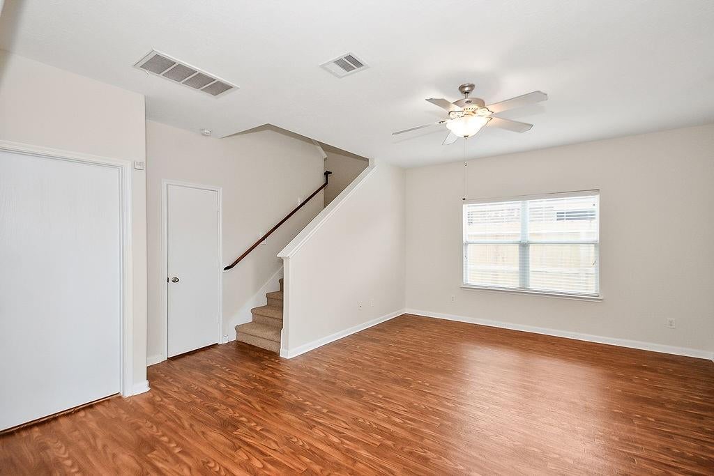 Photo of 1014 Vernage Road, Houston, TX 77047 (MLS # 33938112)