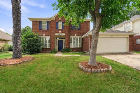 Homes For Sale - 4811 Red Lantern Drive<br/> Friendswood, TX 77546