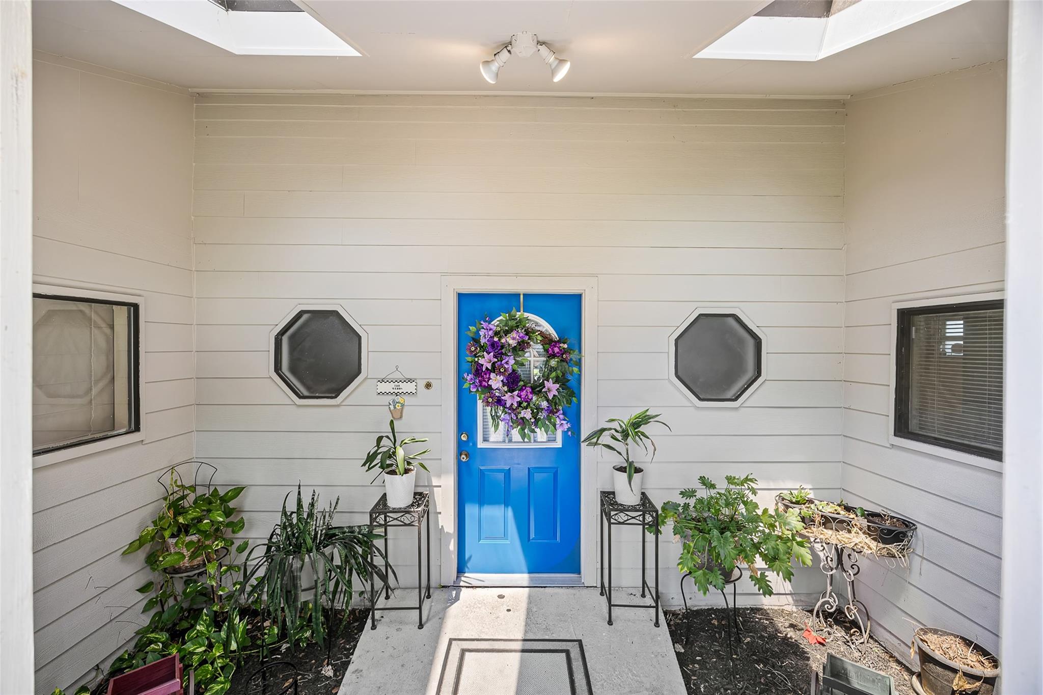 2519 Wood River Drive
