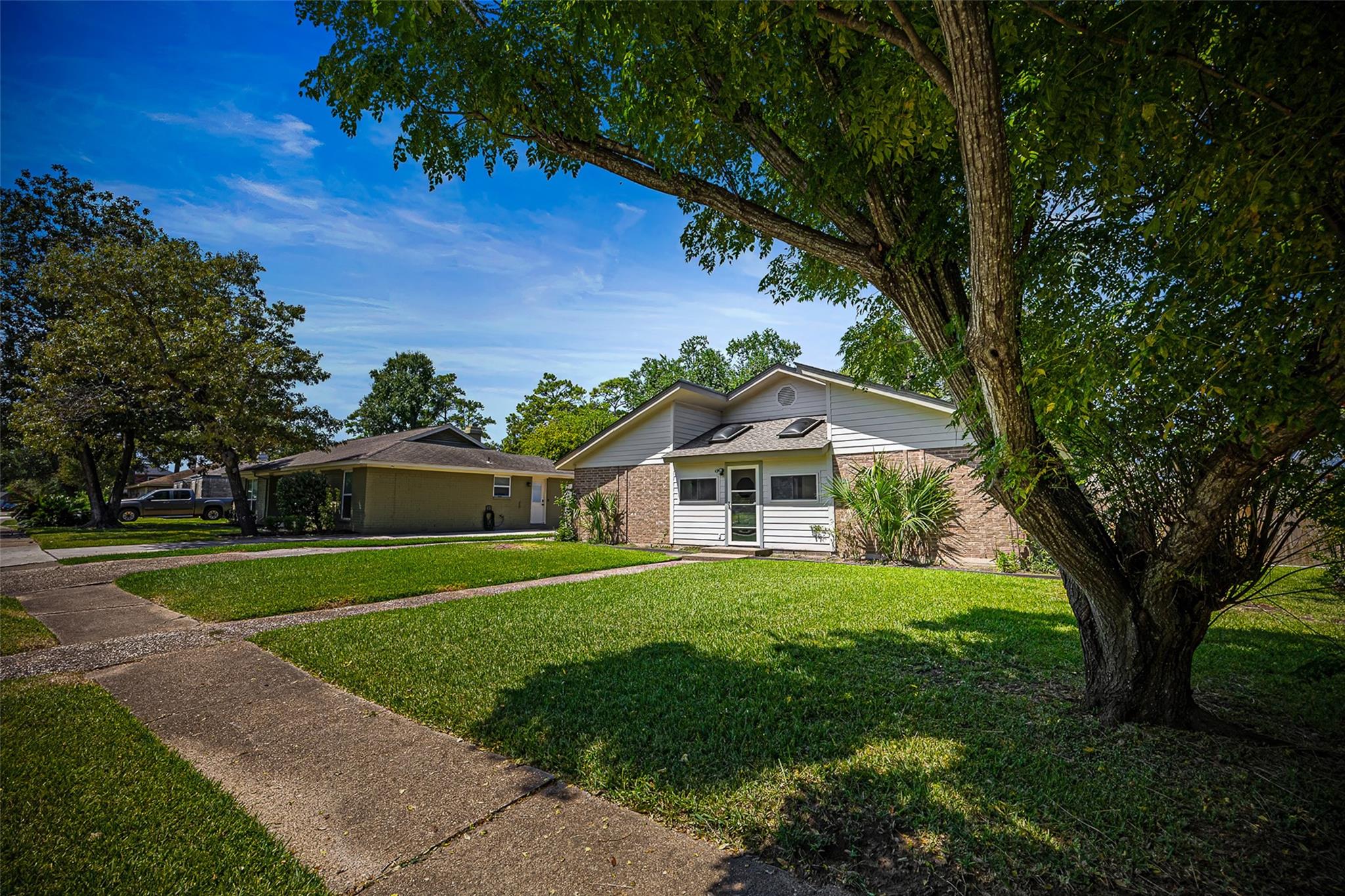 2519 Wood River Drive