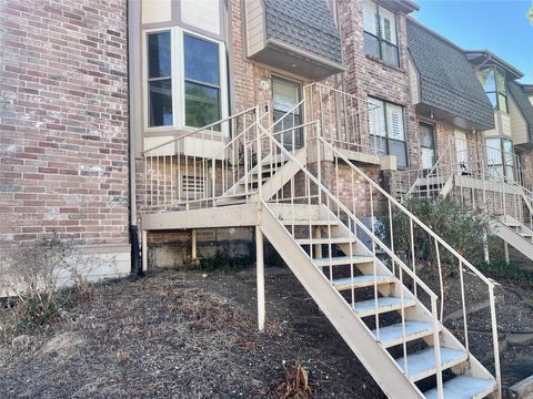 Photo of 2119 Place Rebecca Lane #F7, Houston, TX 77090 (MLS # 61086459)