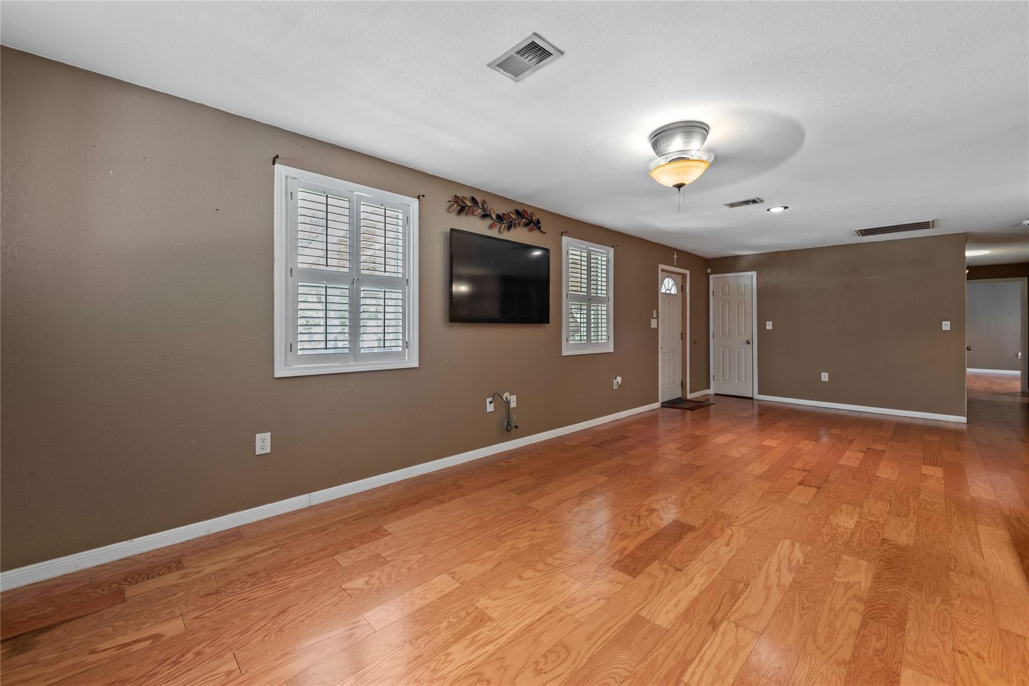 10702 River Oaks Drive