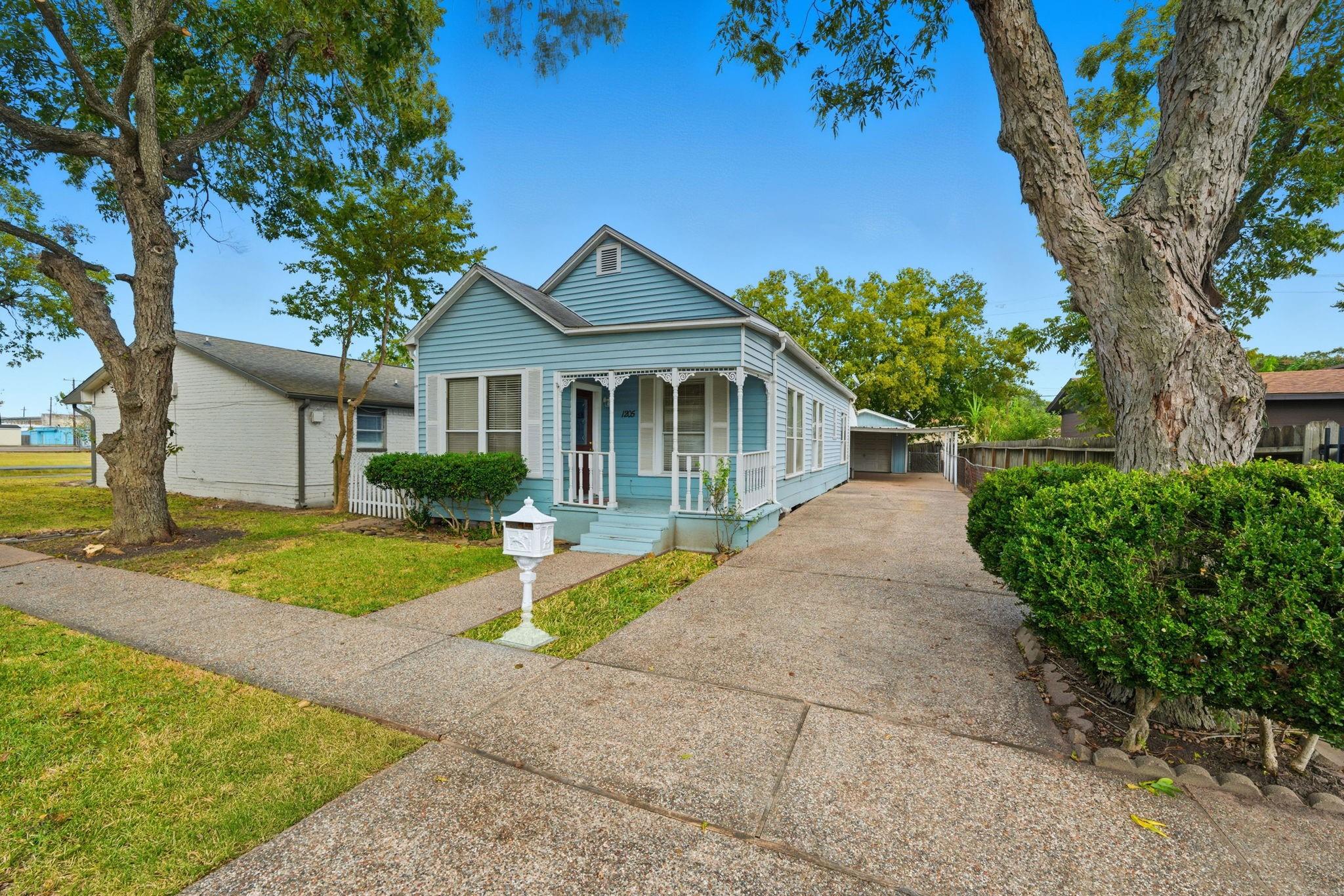 1205 2nd Street