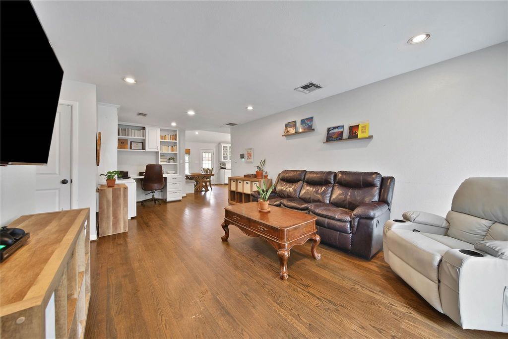 Photo of 11218 Cliffwood Drive, Houston, TX 77035 (MLS # 36732304)