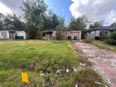 Photo of 3334 Dulcrest Street, Houston, TX 77051 (MLS # 22573235)
