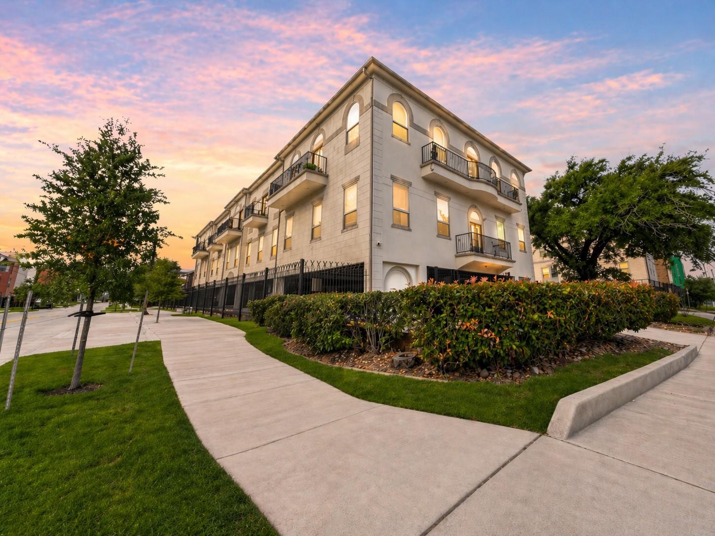 5801 Winsome Lane 202