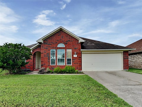 Photo of 311 Green Isle Avenue, Dickinson, TX 77539 (MLS # 41791321)