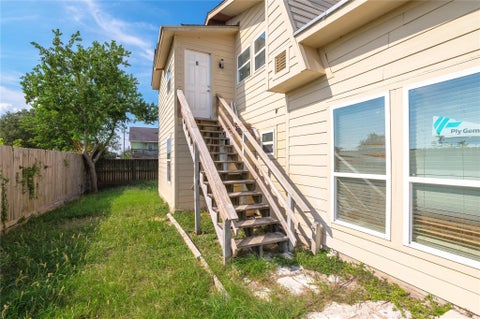 Photo of 7003 Schlitz Lane #B, Hitchcock, TX 77563 (MLS # 68947500)