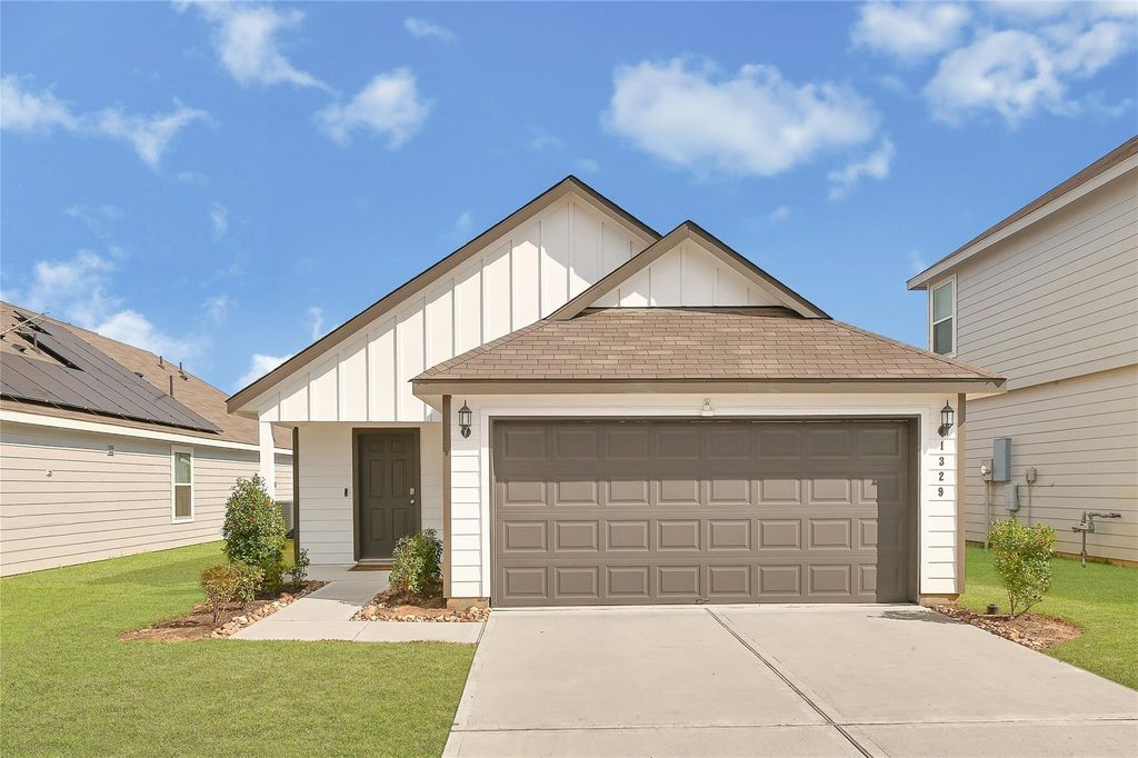 Photo of 1329 Mount Blanc Path, Conroe, TX 77301 (MLS # 71360651)