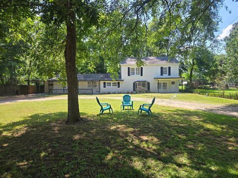 Photo of 501 S 10th Street, Crockett, TX 75835 (MLS # 46917225)