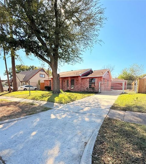 Photo of 12335 Huntington Field Drive, Houston, TX 77099 (MLS # 88748805)