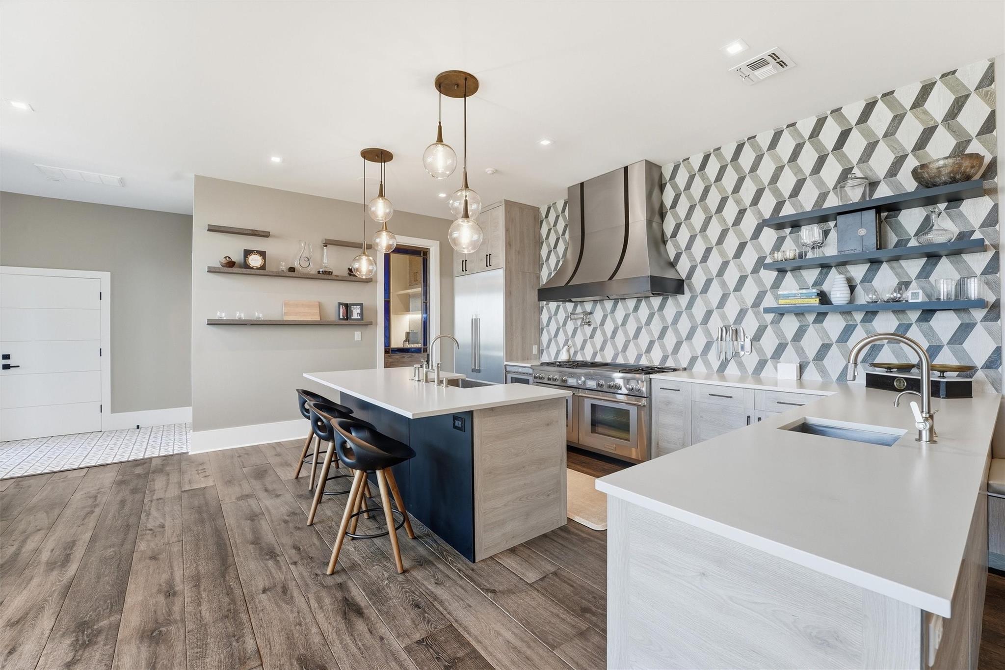 1721 Bayou Shore Drive