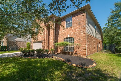Photo of 139 S Rocky Point Cir Cir, The Woodlands, TX 77389 (MLS # 92713291)