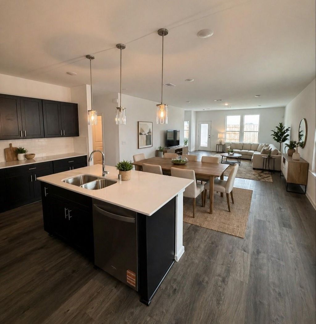 Photo of 1013 S Oakhurst Drive, Dayton, TX 77535 (MLS # 36405518)