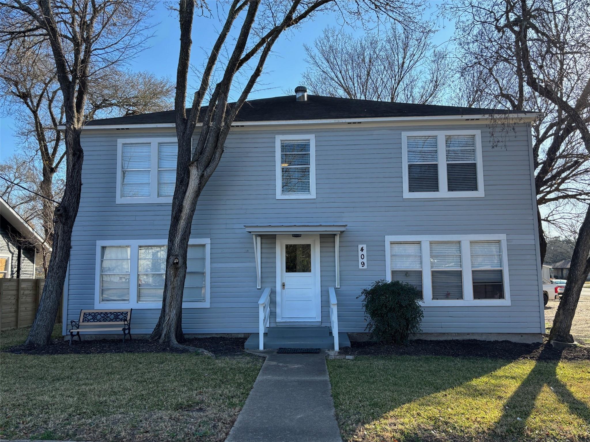 409 E Austin Street