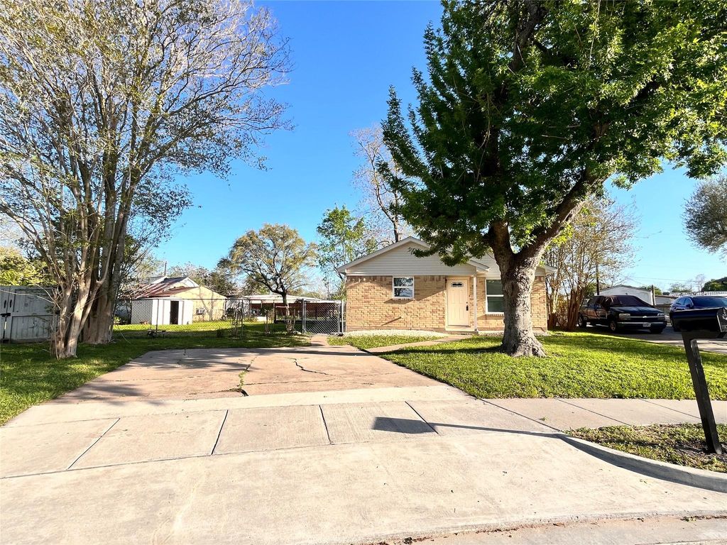 Photo of 4641 Orange Circle S, Pearland, TX 77581 (MLS # 2287138)