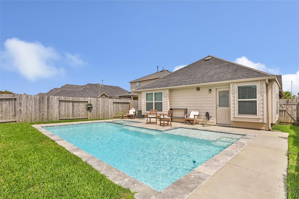 Photo of 5206 Misty Lane, Bacliff, TX 77518 (MLS # 87927862)
