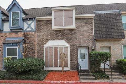 Photo of 840 Threadneedle Street #181, Houston, TX 77079 (MLS # 52602584) Photo of 840 Threadneedle Street #181, Houston, TX 77079 (MLS # 52602584)