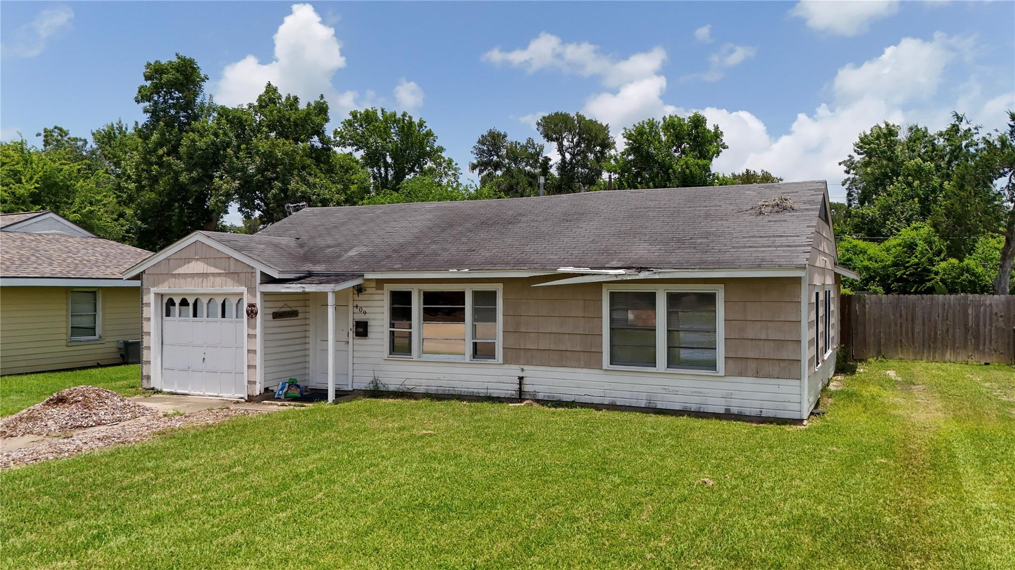 409 Center Way