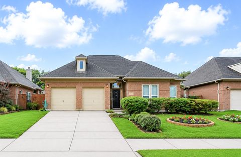 Photo of 15838 Hillside Falls Trail, Houston, TX 77062 (MLS # 88535427)