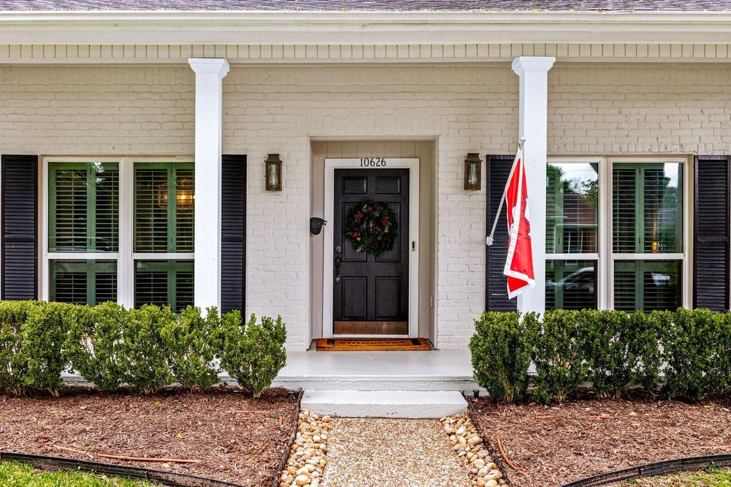Photo of 10626 Holly Springs Drive, Houston, TX 77042 (MLS # 96749449)