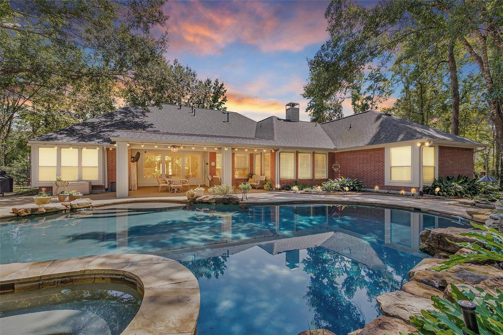 Photo of 13262 Meadow Creek Lane, Conroe, TX 77302 (MLS # 76174148)