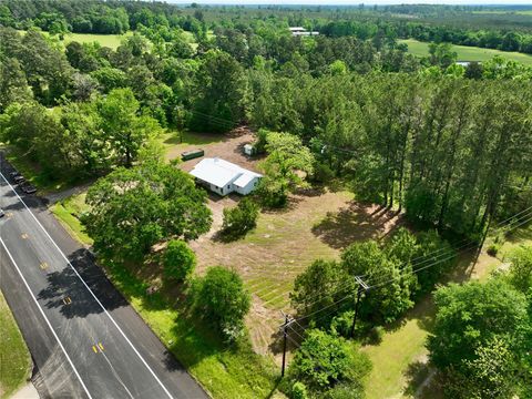 Photo of 2059 State Highway 19 S, Crockett, TX 75835 (MLS # 61658445) Photo of 2059 State Highway 19 S, Crockett, TX 75835 (MLS # 61658445)