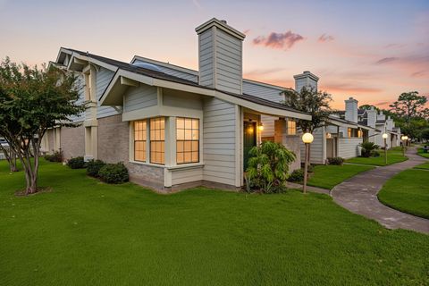 Photo of 6261 Ludington Drive #1-804, Houston, TX 77035 (MLS # 18685174)